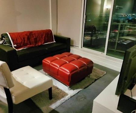 Furnished 1 Bedroom In East Village By Signature Suites Ltd YYC Buitenkant foto